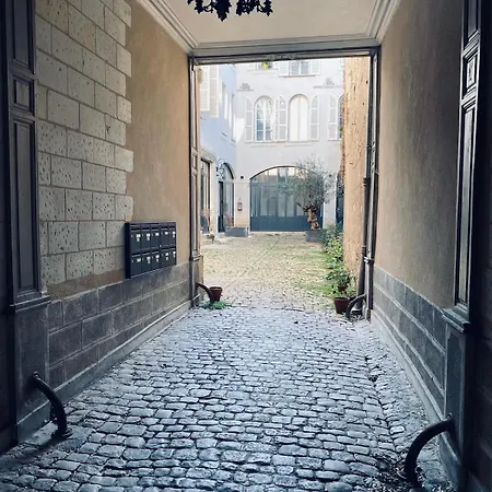 Apartment De Luxe Dans Un Ancien Particulier *